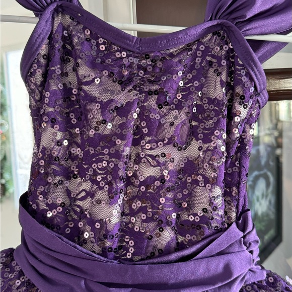 💚💚💚💚 RECITAL FORMAL GOWN in beautiful purple,off-white colors w/lace & sequins - Picture 4 of 10